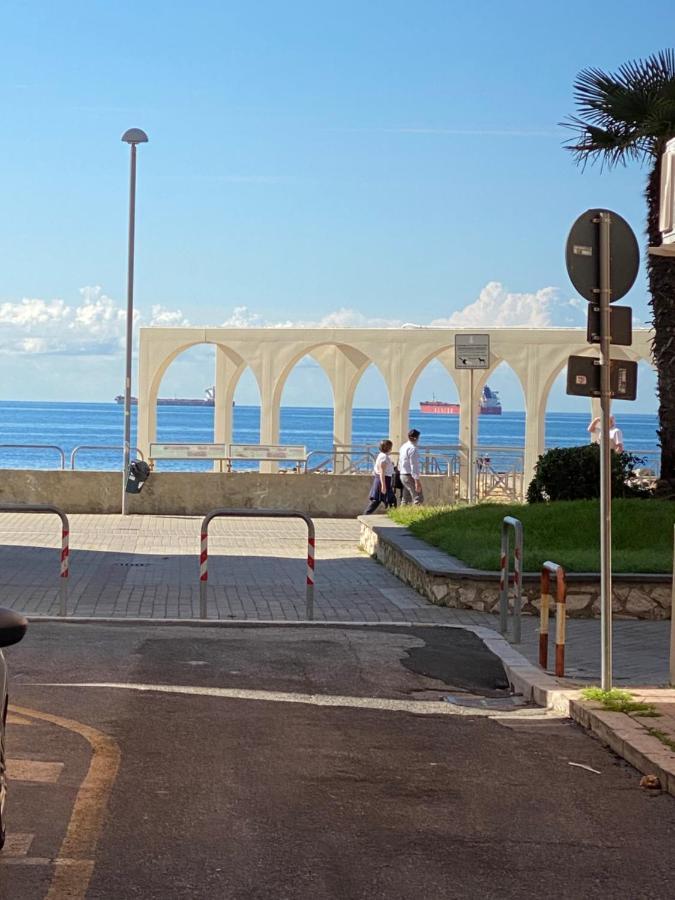 Casa Vacanza Tindara Apartment Civitavecchia Ngoại thất bức ảnh